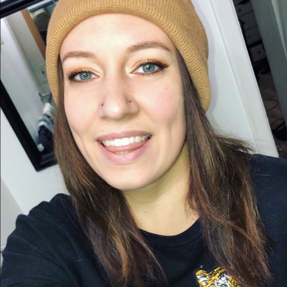 Meet your Posher, Tahler - Picture 1 of 1